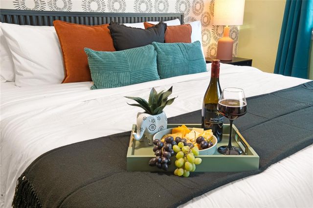 1215 E NORTH STREET, Tampa, FL 33604