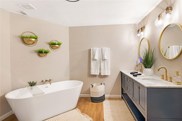 1215 E NORTH STREET, Tampa, FL 33604