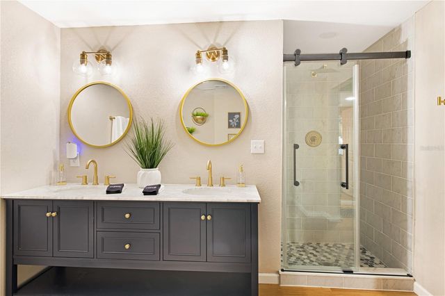 1215 E NORTH STREET, Tampa, FL 33604