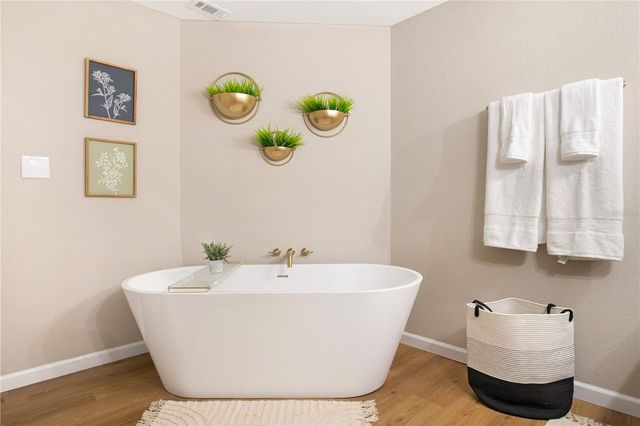 1215 E NORTH STREET, Tampa, FL 33604