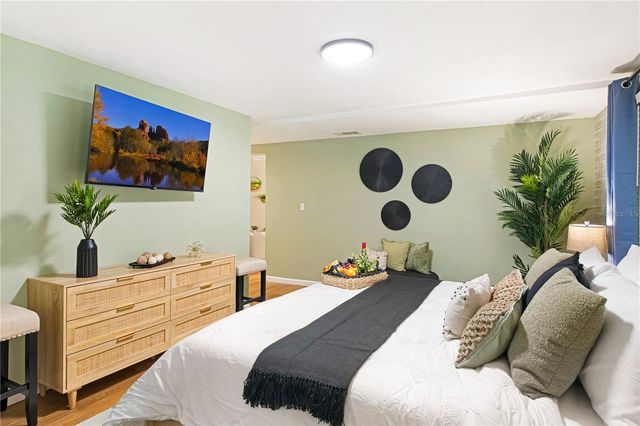 1215 E NORTH STREET, Tampa, FL 33604