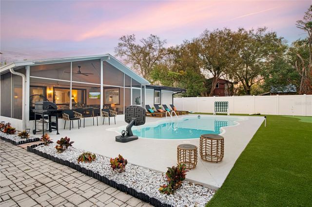 1215 E NORTH STREET, Tampa, FL 33604