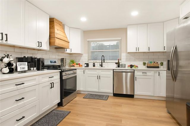 1215 E NORTH STREET, Tampa, FL 33604