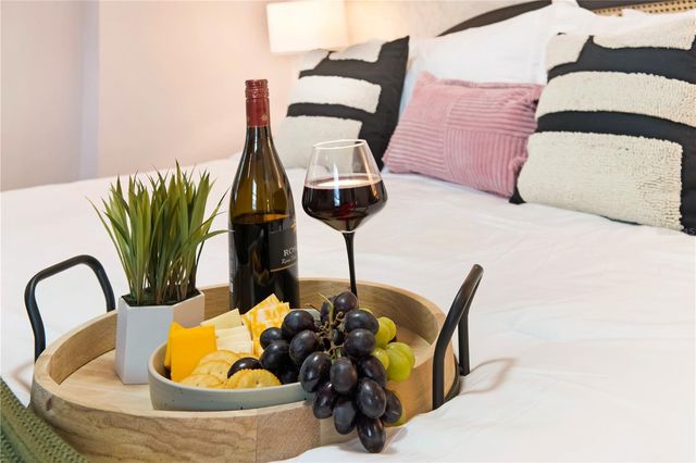 1215 E NORTH STREET, Tampa, FL 33604