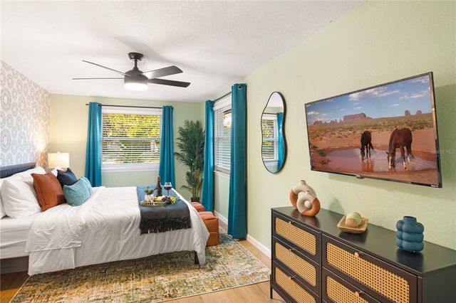 1215 E NORTH STREET, Tampa, FL 33604