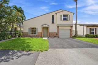 13760 Cumberland Pl, Davie, FL 33325