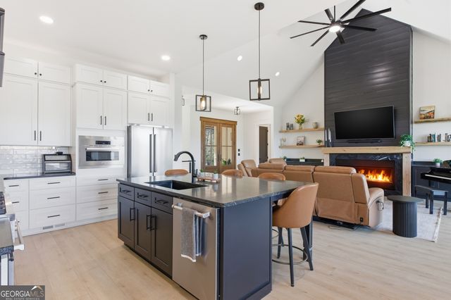 154 Brenary Drive, Lakemont, GA 30552