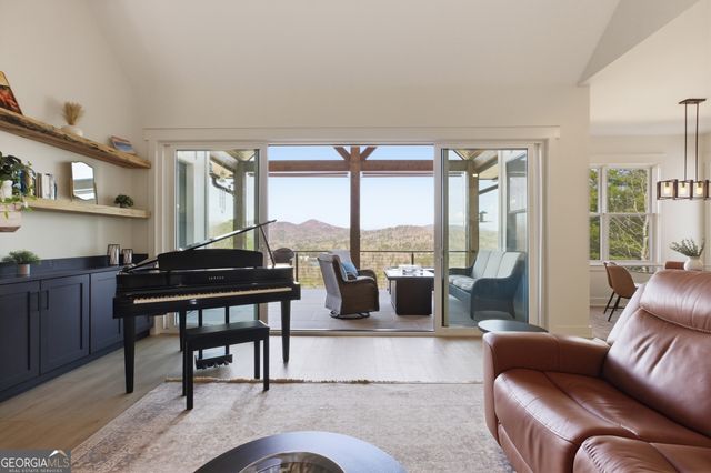 154 Brenary Drive, Lakemont, GA 30552