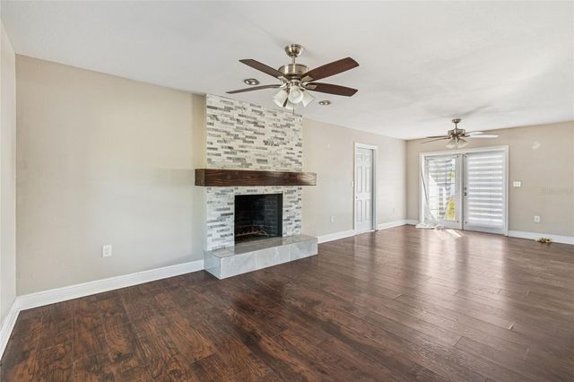 7703 17TH AVENUE NW, Bradenton, FL 34209