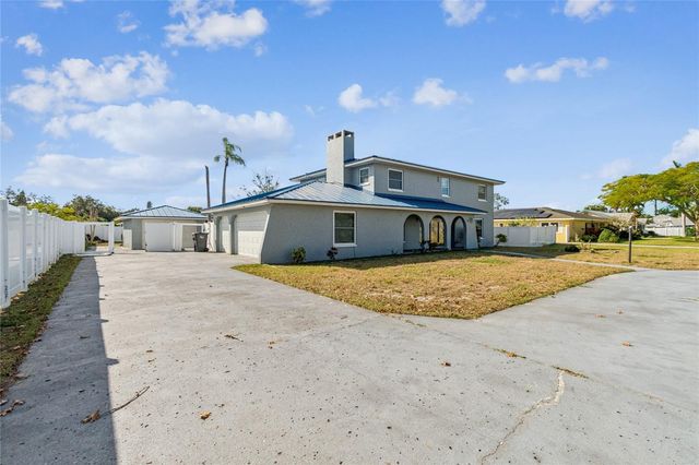 7703 17TH AVENUE NW, Bradenton, FL 34209