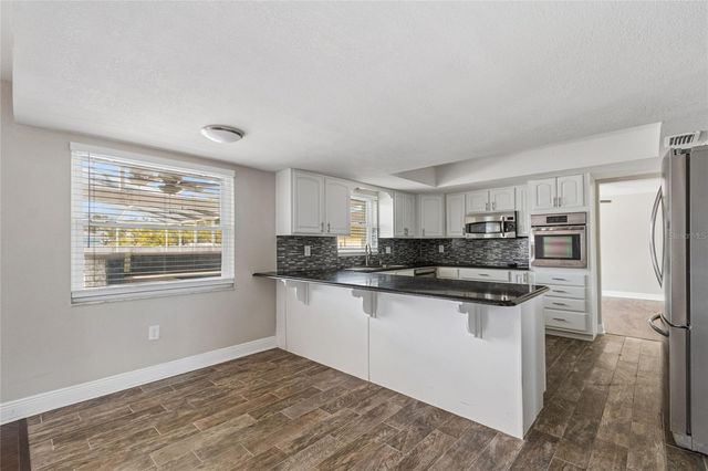 7703 17TH AVENUE NW, Bradenton, FL 34209