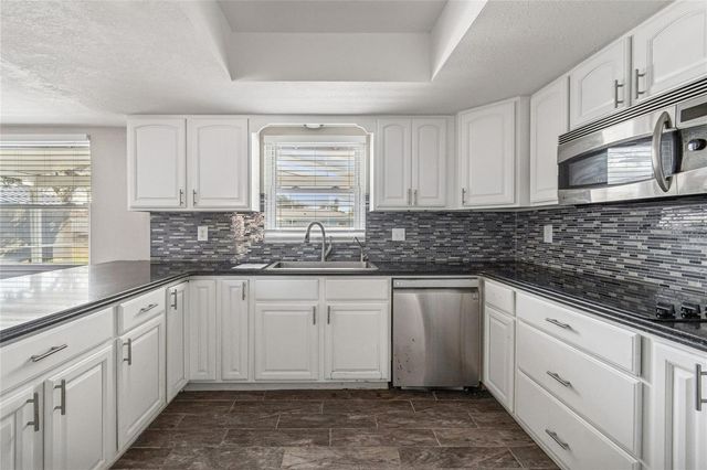 7703 17TH AVENUE NW, Bradenton, FL 34209