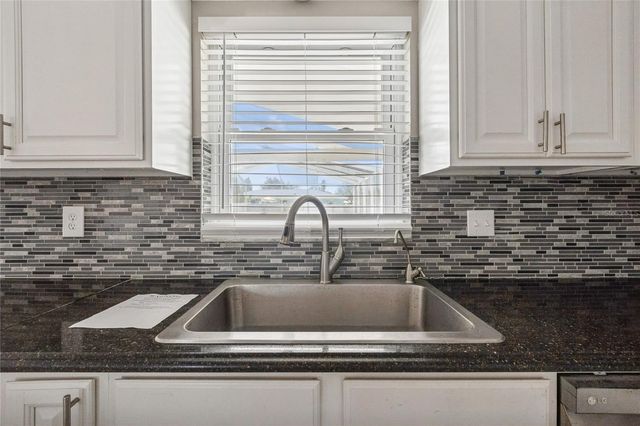 7703 17TH AVENUE NW, Bradenton, FL 34209