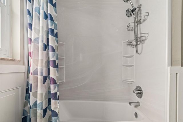 7703 17TH AVENUE NW, Bradenton, FL 34209