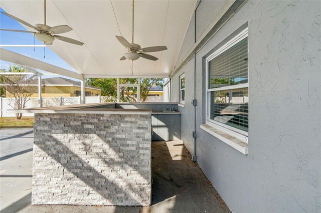 7703 17TH AVENUE NW, Bradenton, FL 34209