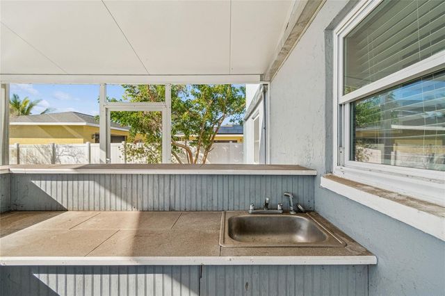 7703 17TH AVENUE NW, Bradenton, FL 34209