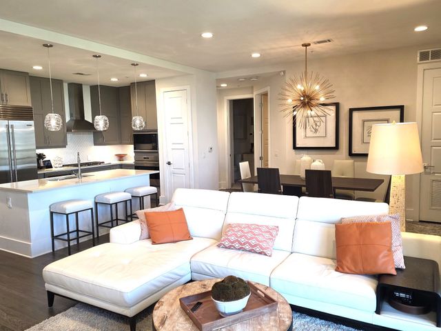 20 Rutledge St Apt 606, Nashville, TN 37210