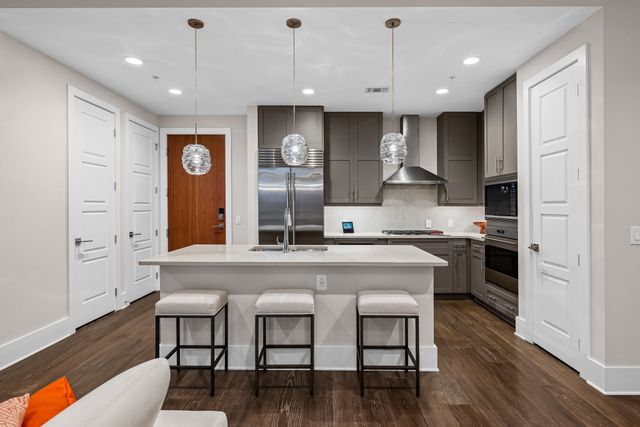 20 Rutledge St Apt 606, Nashville, TN 37210