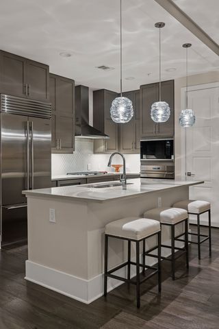 20 Rutledge St Apt 606, Nashville, TN 37210