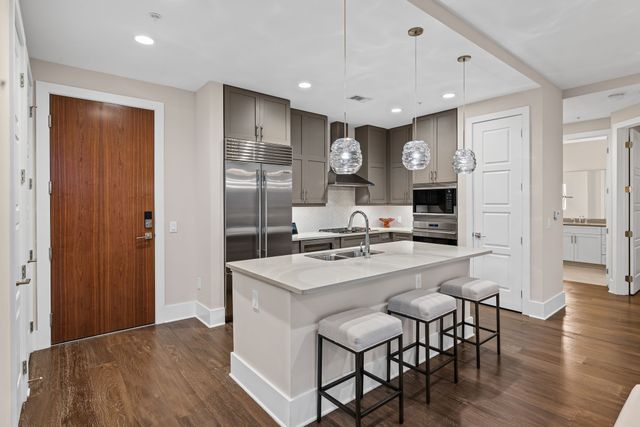 20 Rutledge St Apt 606, Nashville, TN 37210