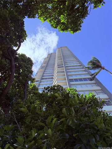 2600 Pualani Way 104, Honolulu, HI 96815