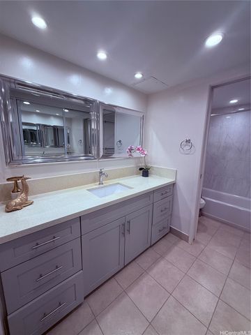 2600 Pualani Way 104, Honolulu, HI 96815