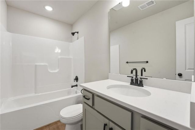 20529 Newcastle Street, Spring Hill, KS 66083