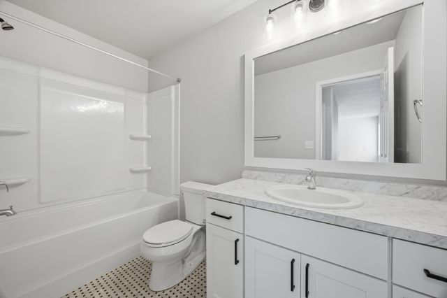 6683 28th Street S, Fargo, ND 58104