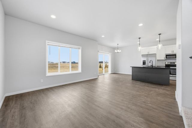 6683 28th Street S, Fargo, ND 58104