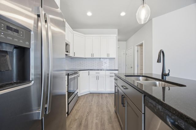 6683 28th Street S, Fargo, ND 58104