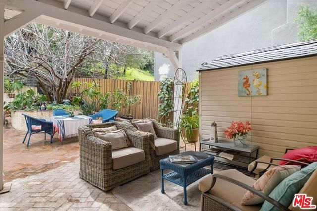 4635 Esparto Street, Woodland Hills, CA 91364