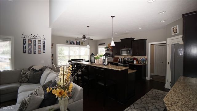 1405 Hidden Lake Boulevard, Akron, OH 44312