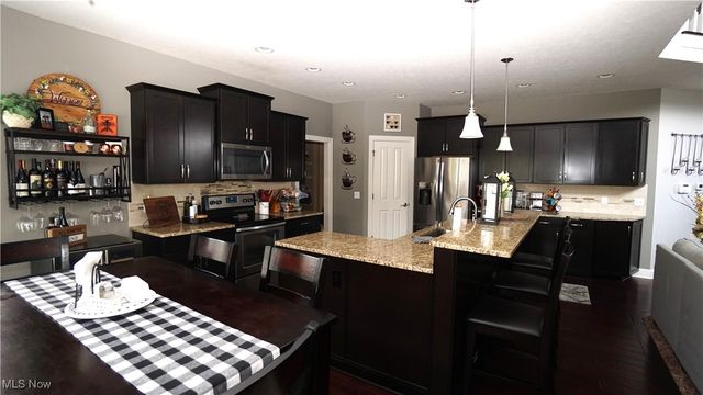 1405 Hidden Lake Boulevard, Akron, OH 44312