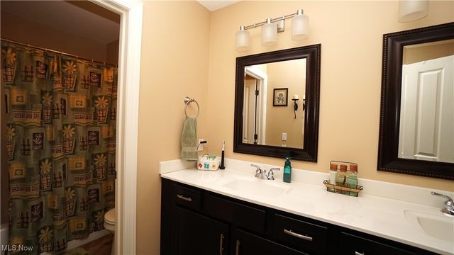 1405 Hidden Lake Boulevard, Akron, OH 44312