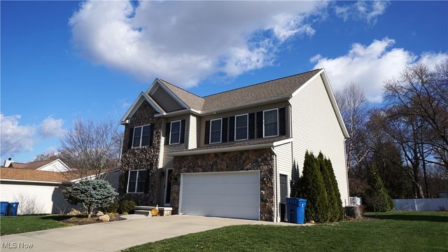 1405 Hidden Lake Boulevard, Akron, OH 44312