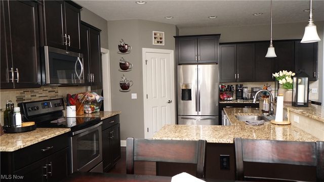 1405 Hidden Lake Boulevard, Akron, OH 44312