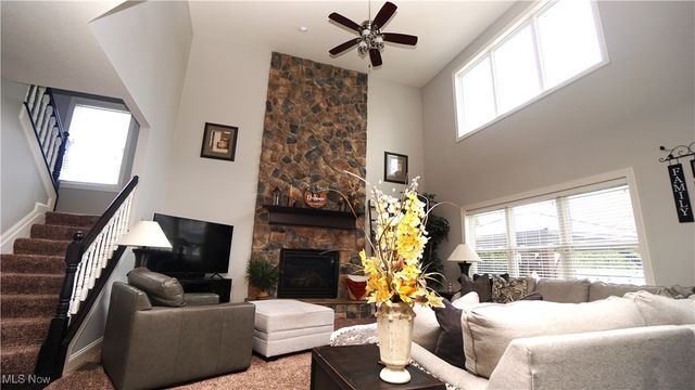 1405 Hidden Lake Boulevard, Akron, OH 44312