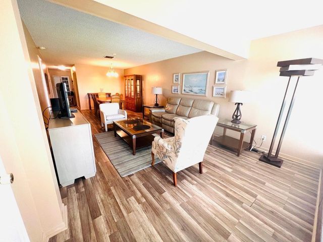 2901 SW 15th Street Unit 204, Delray Beach, FL 33445