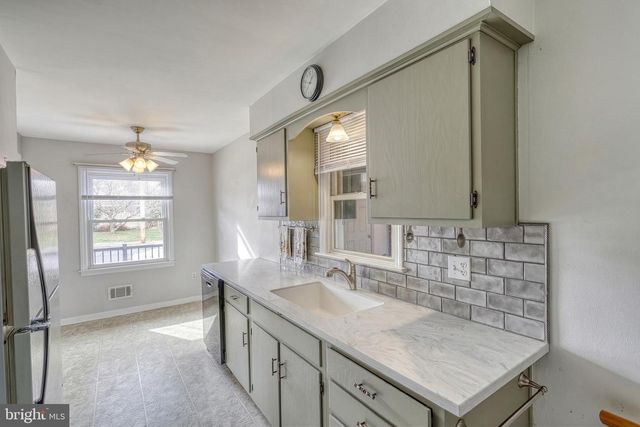 30 LINCOLN DR, Hanover, PA 17331