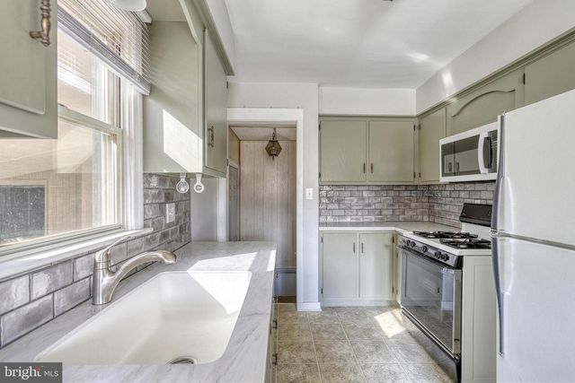 30 LINCOLN DR, Hanover, PA 17331