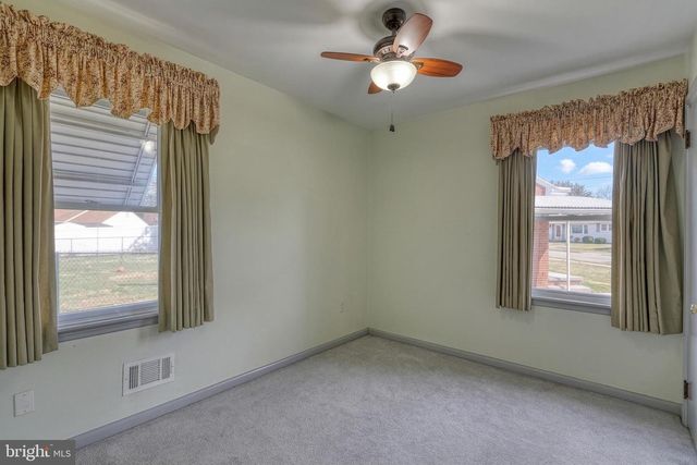 30 LINCOLN DR, Hanover, PA 17331