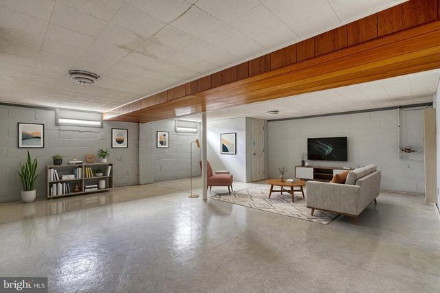 30 LINCOLN DR, Hanover, PA 17331