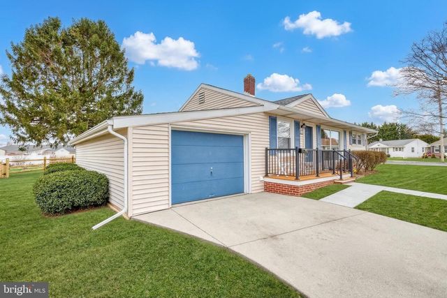 30 LINCOLN DR, Hanover, PA 17331