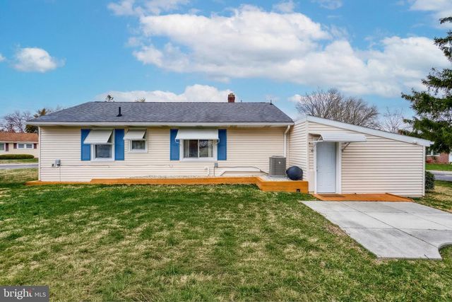 30 LINCOLN DR, Hanover, PA 17331