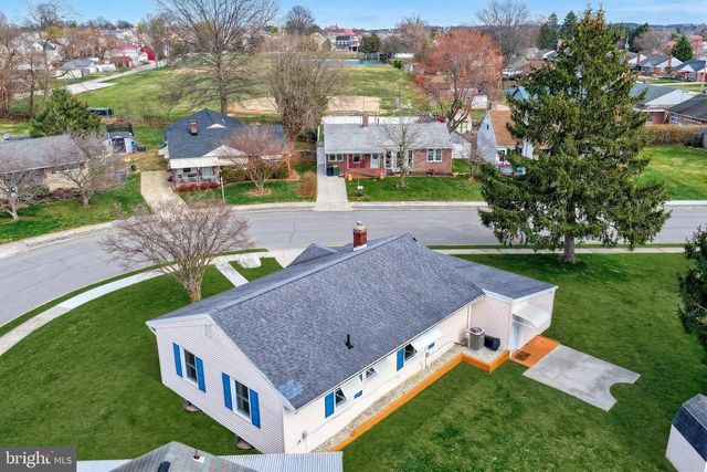 30 LINCOLN DR, Hanover, PA 17331