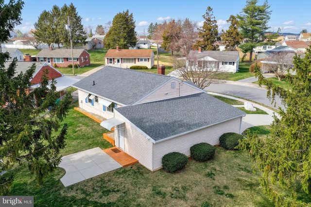 30 LINCOLN DR, Hanover, PA 17331