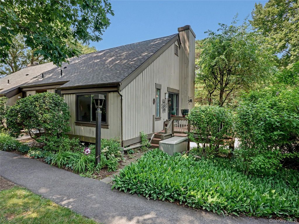 128 Heritage Hills Drive B, Somers, NY 10589