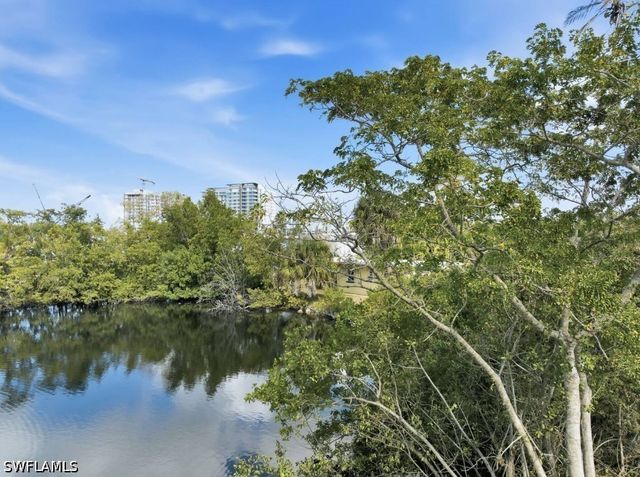 2147 Washington AVE C, Naples, FL 34112