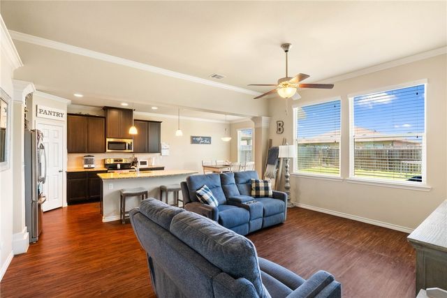 2238 Tallow Drive, Portland, TX 78374