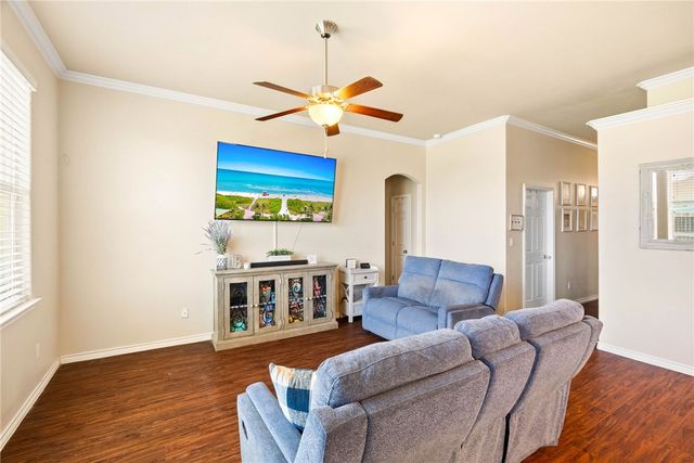2238 Tallow Drive, Portland, TX 78374